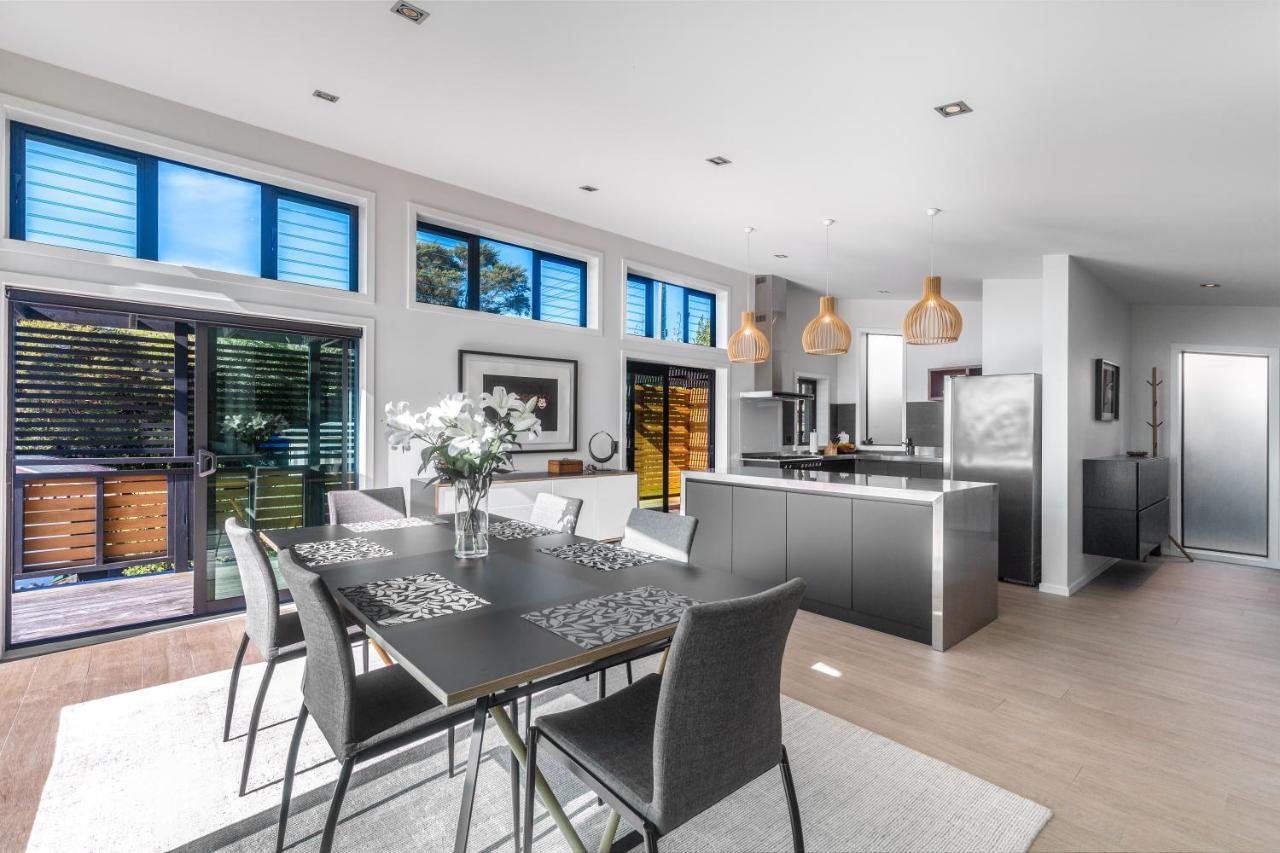 Oneroa Taonga With Sea Views By Waiheke Unlimitedヴィラ エクステリア 写真